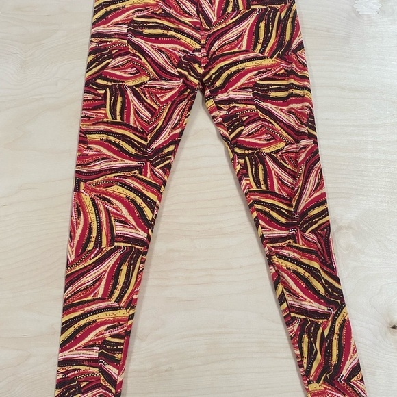 Lularoe Leggings Tall& Curvy (CY) - Picture 2 of 6